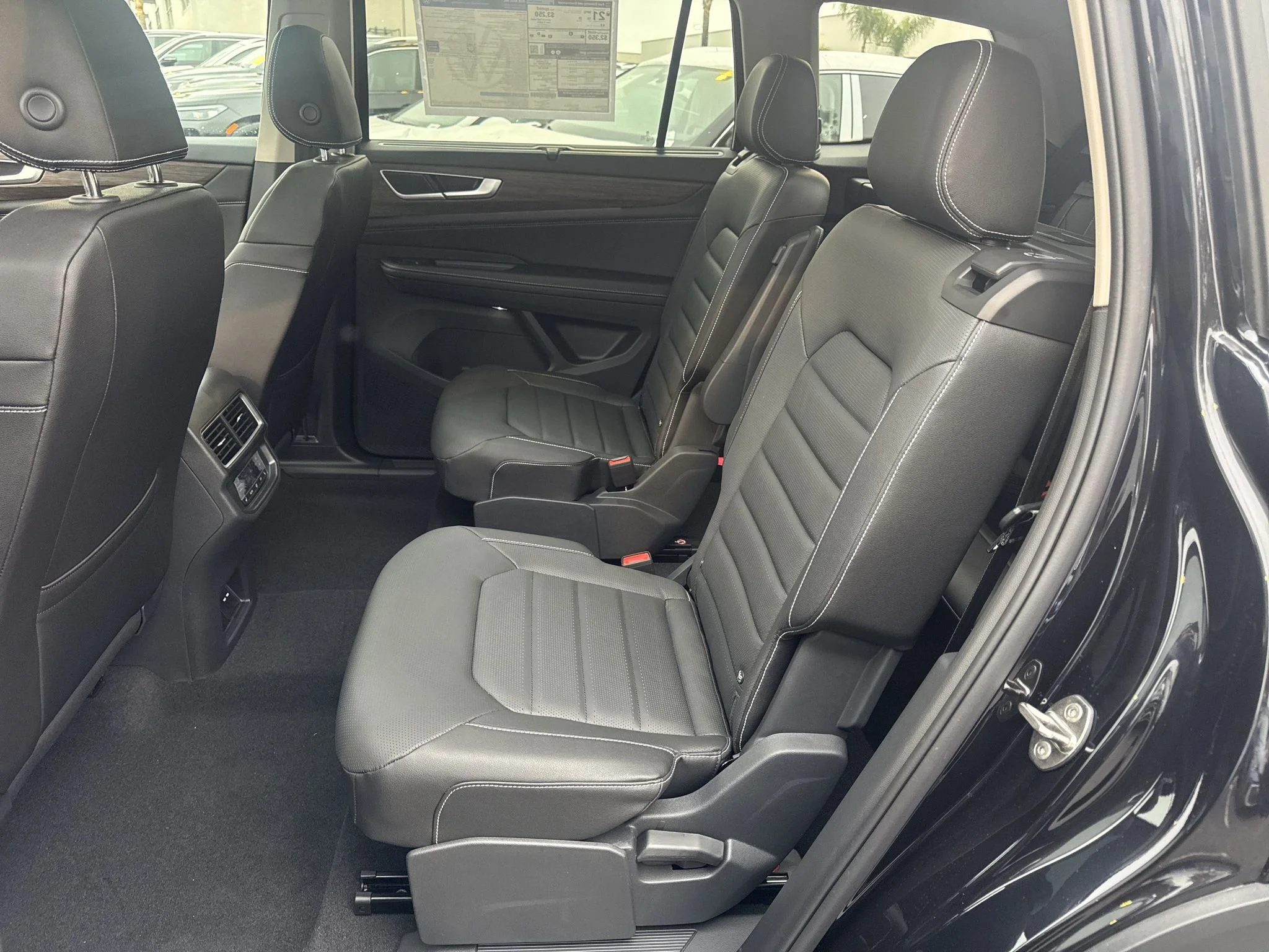 New 2026 Deep Black Pearl Volkswagen 2.0T SEL image 32