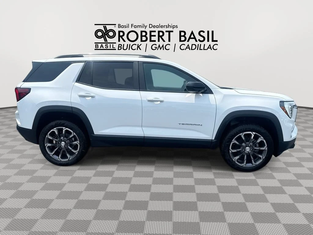 New 2027 Summit White GMC Elevation image 9