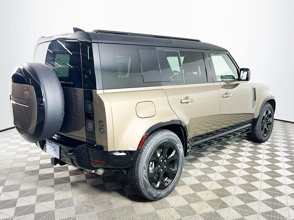 Used 2026 Gondwana Stone Metallic Land Rover X-Dynamic SE image 5
