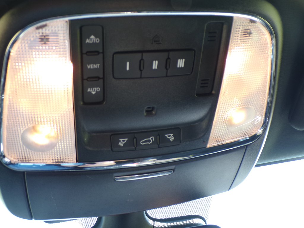 Used 2021 Granite Crystal Metallic Clearcoat Jeep Trailhawk image 26