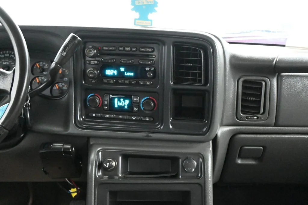 Used 2005 Red Chevrolet LT image 18