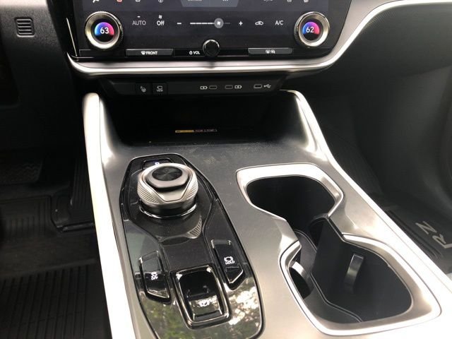 Used 2023 White Lexus 450e Premium image 33