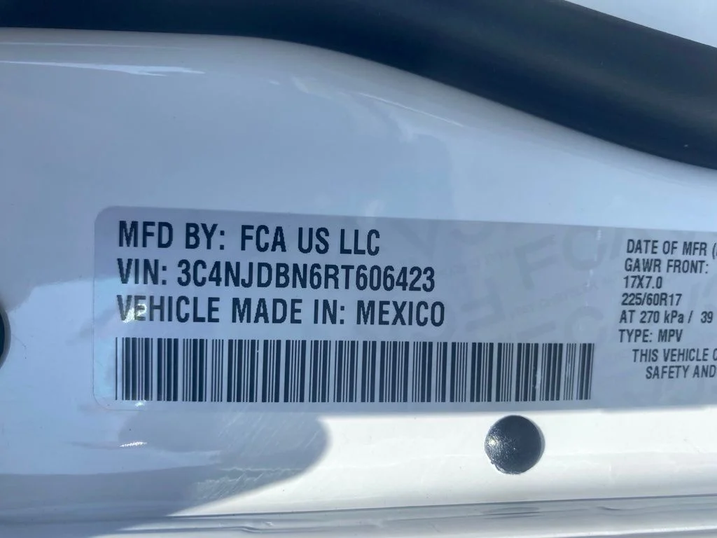 Used 2024 White Jeep Latitude image 21
