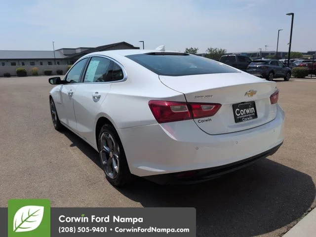 Used 2024 Summit White Chevrolet  image 5