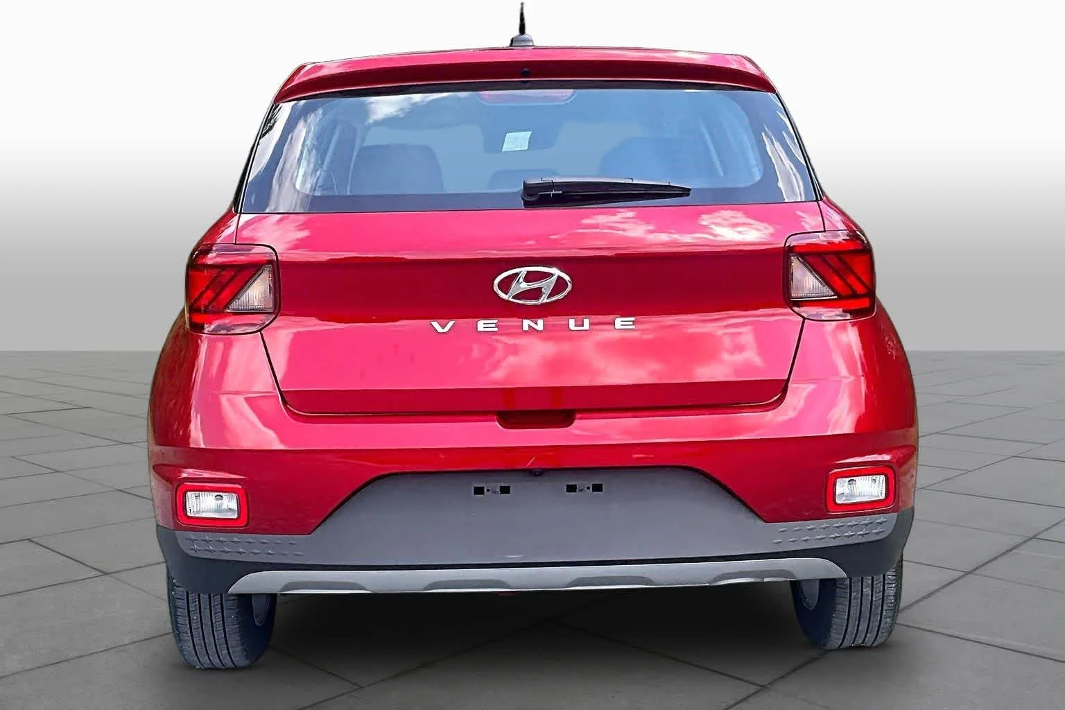 Used 2025 Ultimate Red Hyundai SE image 5