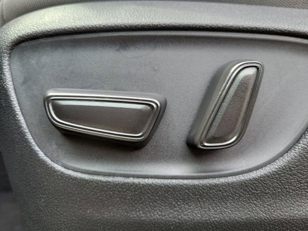 Used 2022  Toyota LE image 18