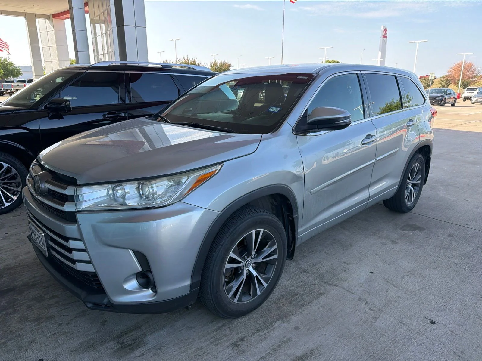 Used 2018 Silver Toyota LE image 1