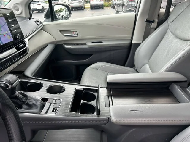 2021 Toyota Sienna Limited - Photo 37