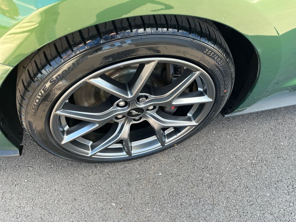 Used 2022 Green Ford  image 9
