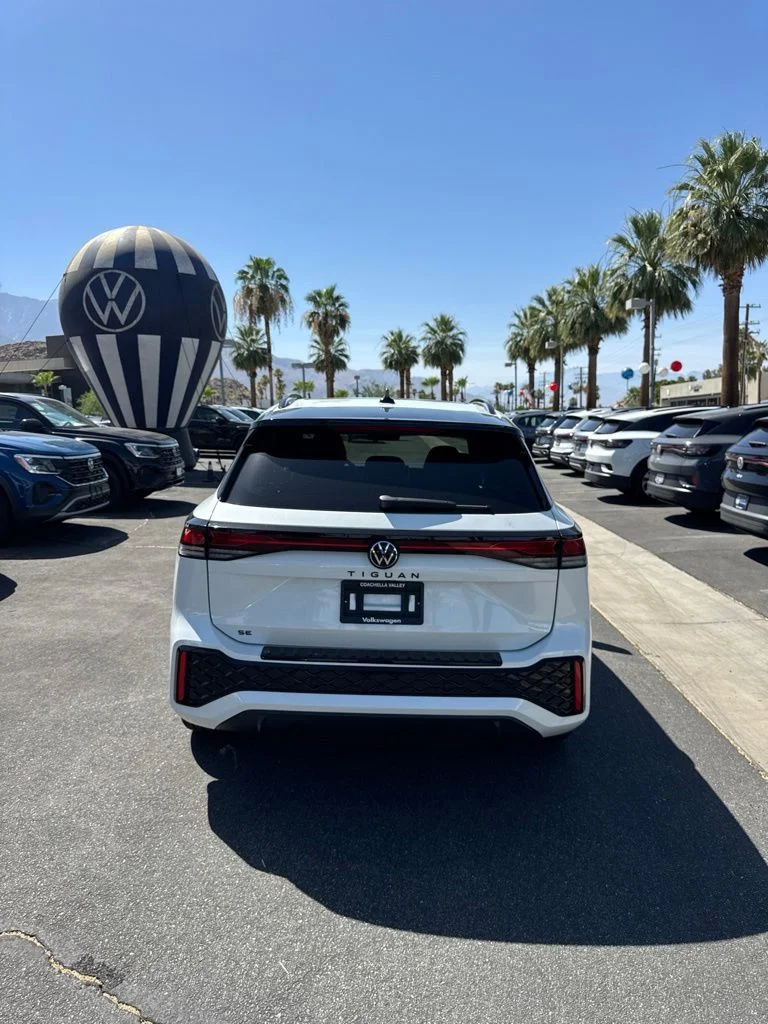 New 2026 White/off-white Volkswagen 2.0T SE R-Line Black image 3