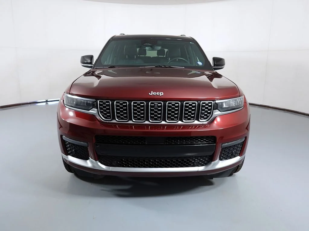 Used 2021 Red Jeep Summit image 3