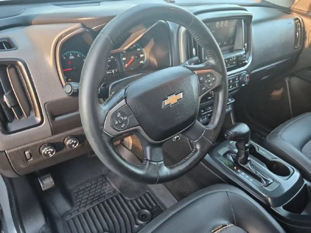Used 2015 Silver Chevrolet Z71 image 16