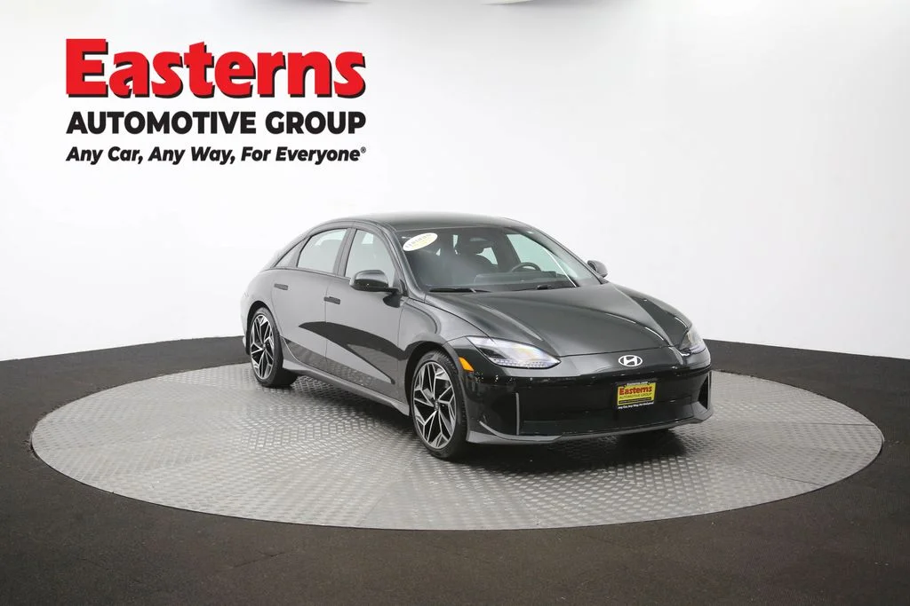 Used 2023 Green Hyundai SEL image 50