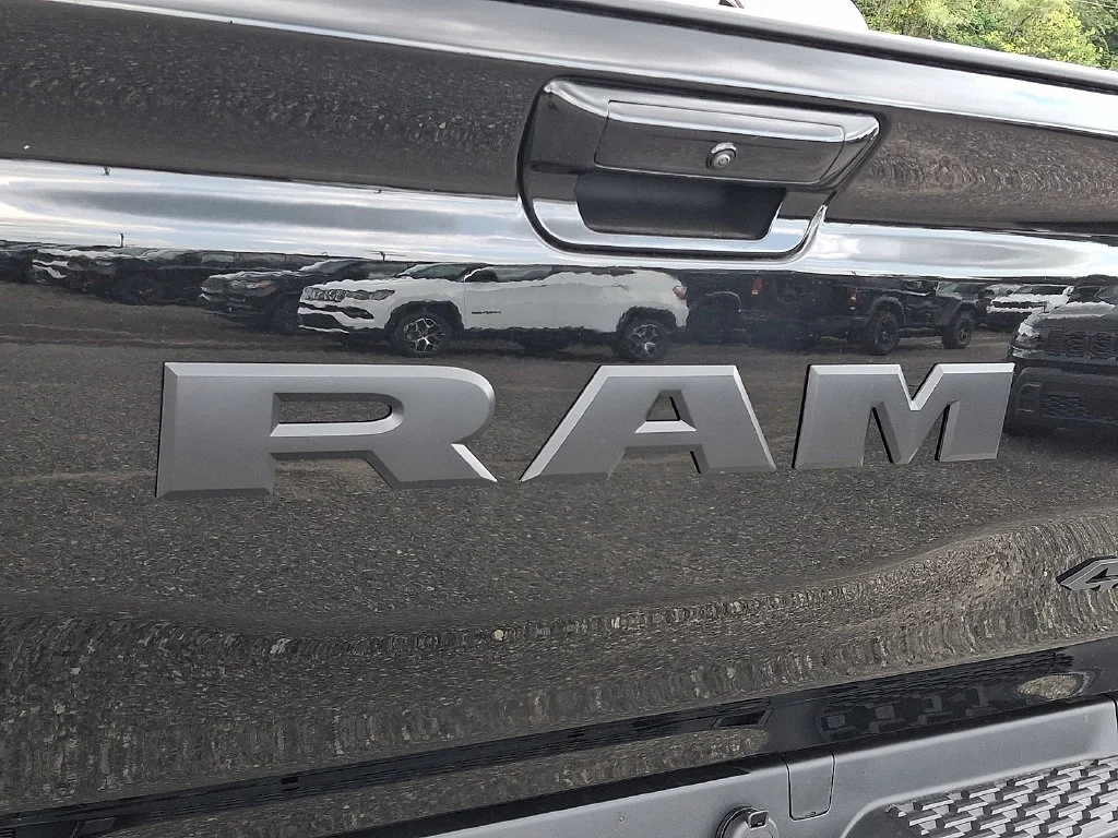 New 2027 Diamond Black Crystal Pearl-Coat Exterior Paint RAM Big Horn image 21