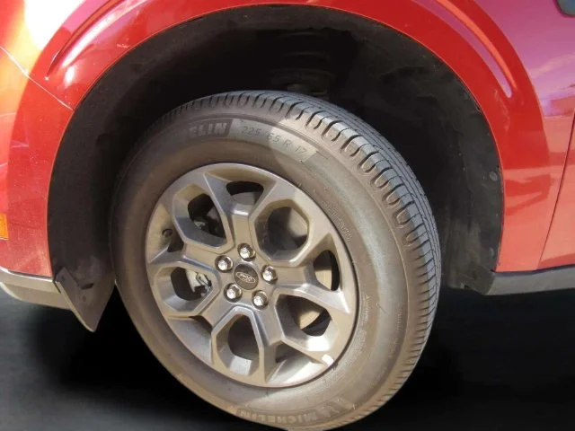 Used 2024 Chili Pepper Red Ford XLT image 5