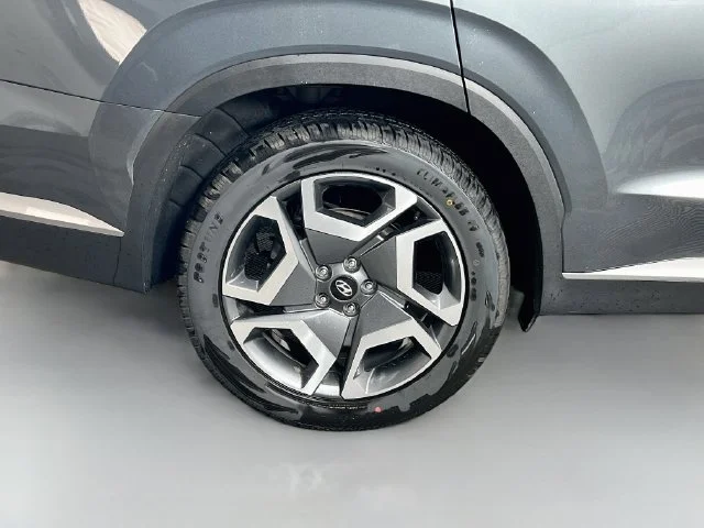 Used 2024 Gray Hyundai SEL image 40