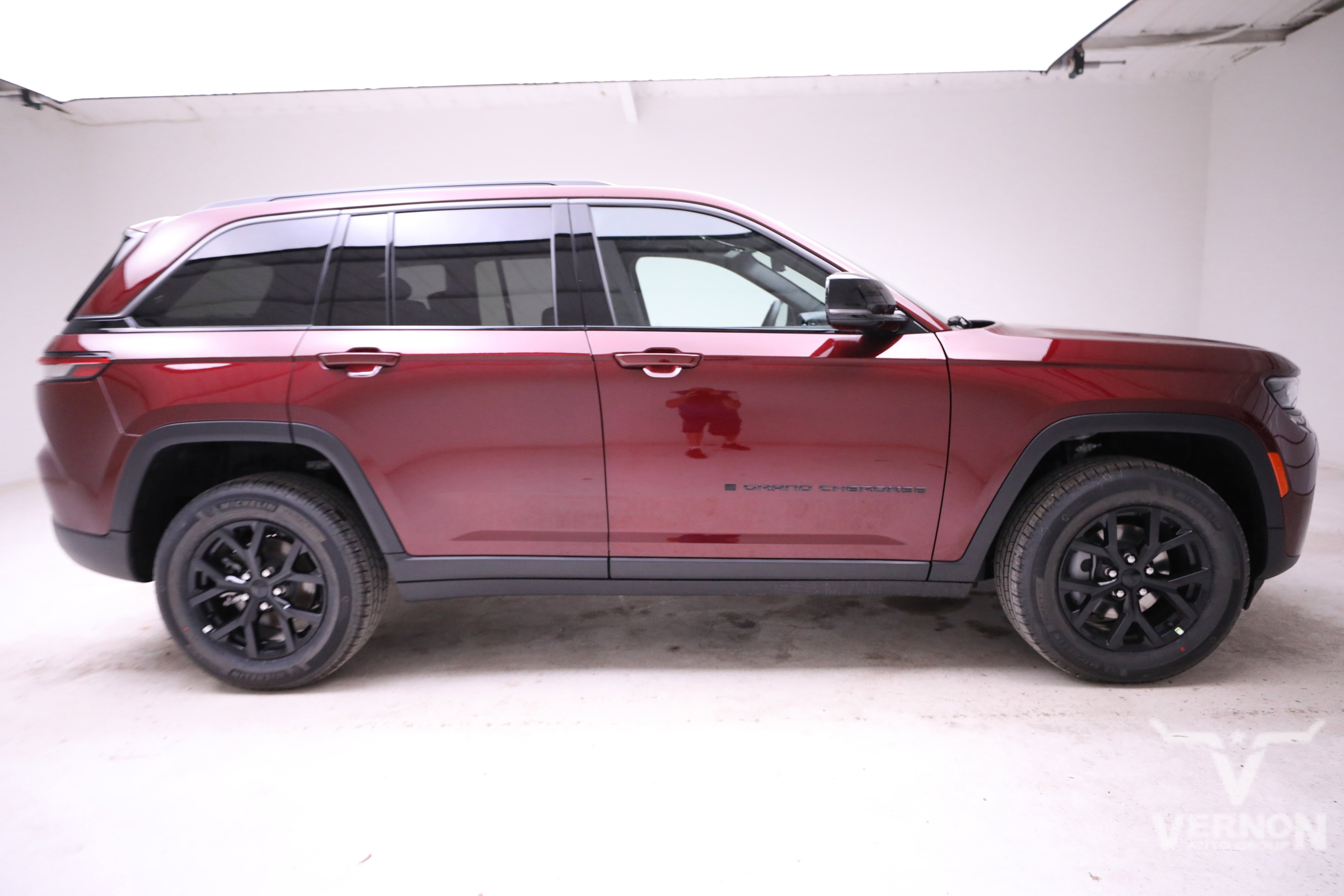 New 2026 Velvet Red Pearlcoat Jeep N image 6