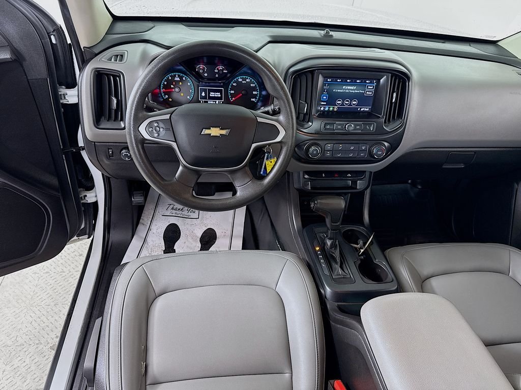 Used 2019 WHITE Chevrolet Work Truck image 3