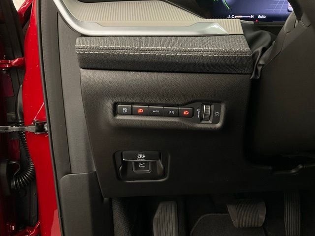 New 2026 Red Hot Pearl-Coat Exterior Paint Jeep Laredo image 14