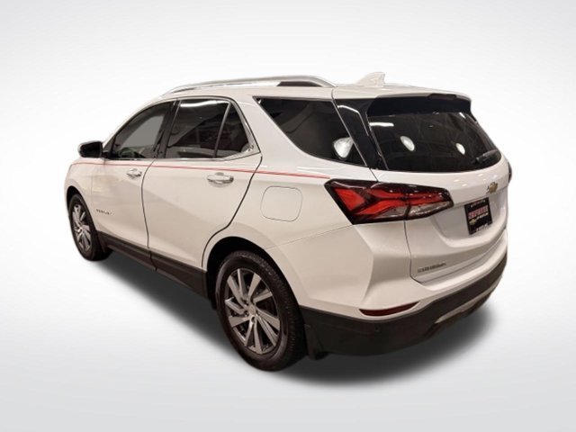 Used 2022 IRIDESCENT PEARL TRICOAT Chevrolet Premier image 4