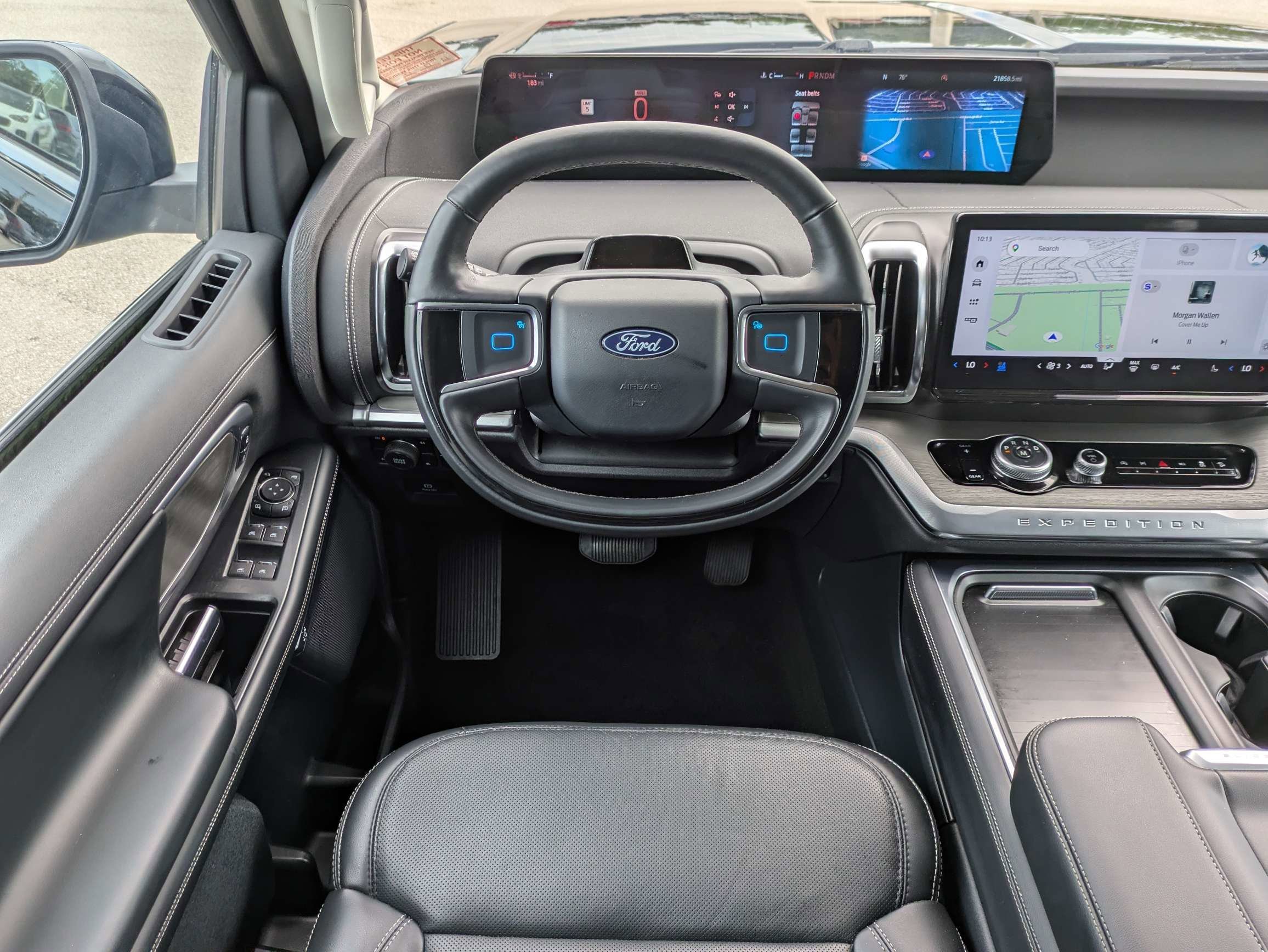 Used 2025 Agate Black Metallic Ford Platinum image 23