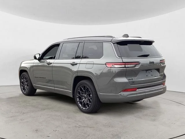 New 2027 Gray Jeep Summit image 3