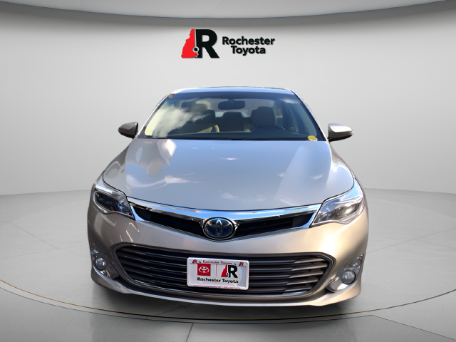 Used 2015  Toyota Limited image 2