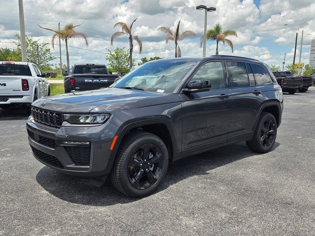 New 2026 Baltic Gray Metallic Clear-Coat Exterior Paint Jeep Limited image 3