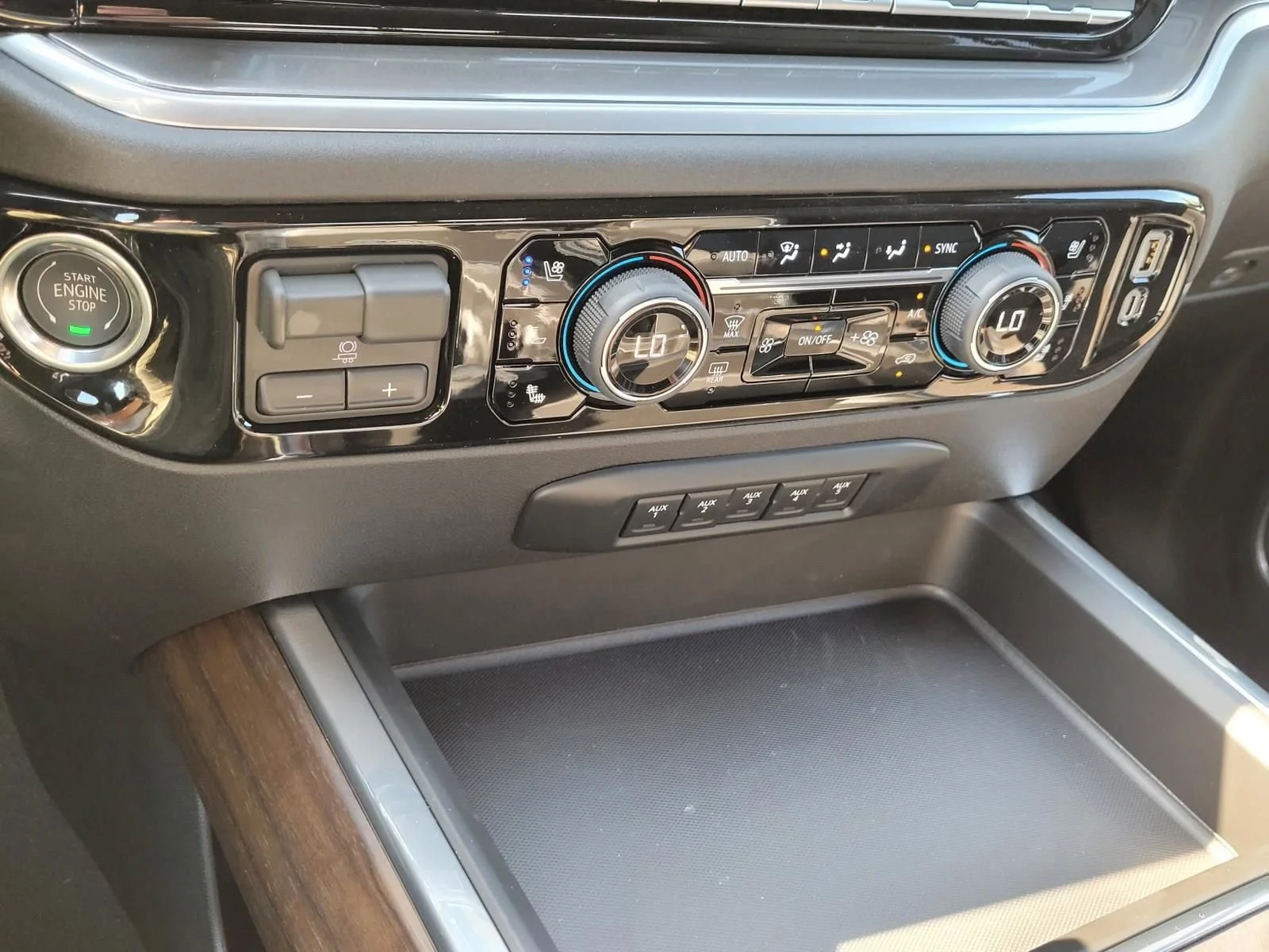 2026 Chevrolet Silverado 3500 HD High Country - Photo 19