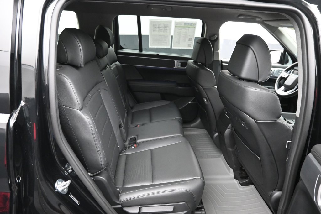 Used 2024 Black Hyundai Limited image 10