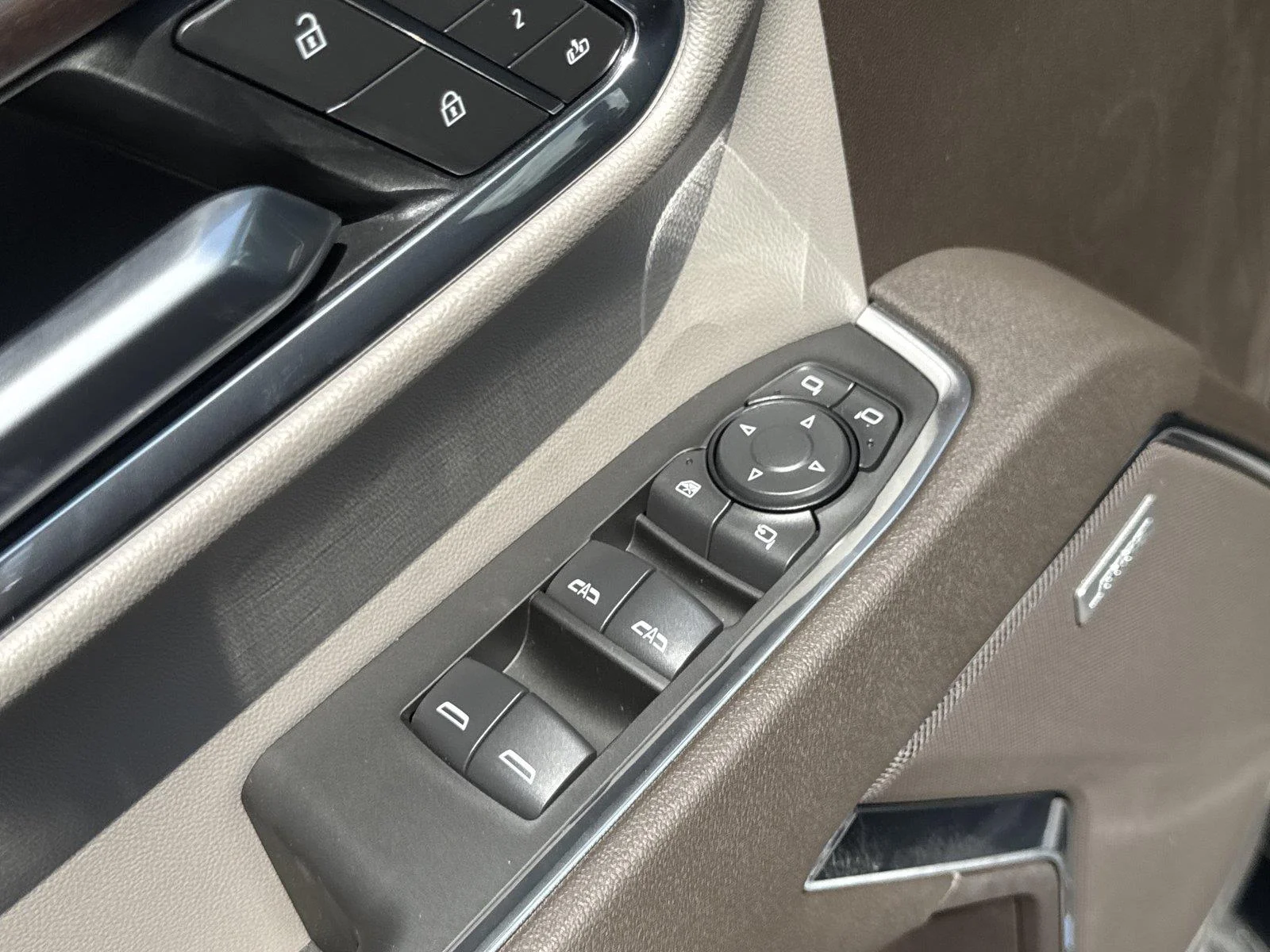 New 2026 Onyx Black GMC SLT image 18