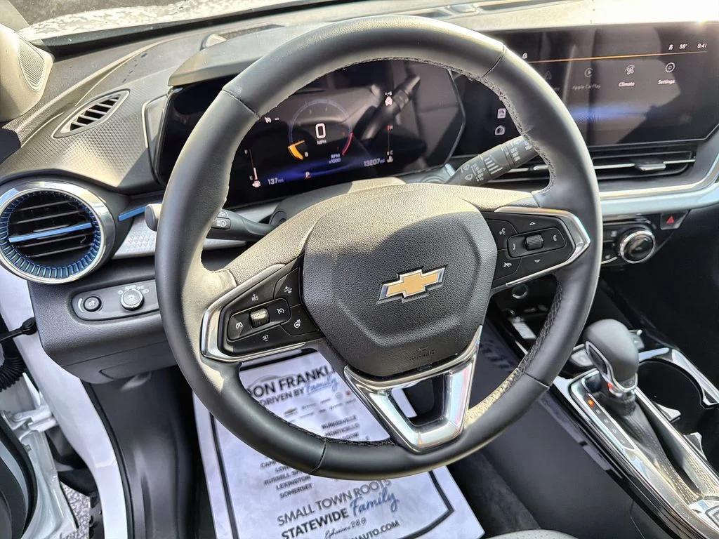 Used 2025 White Chevrolet LT image 16