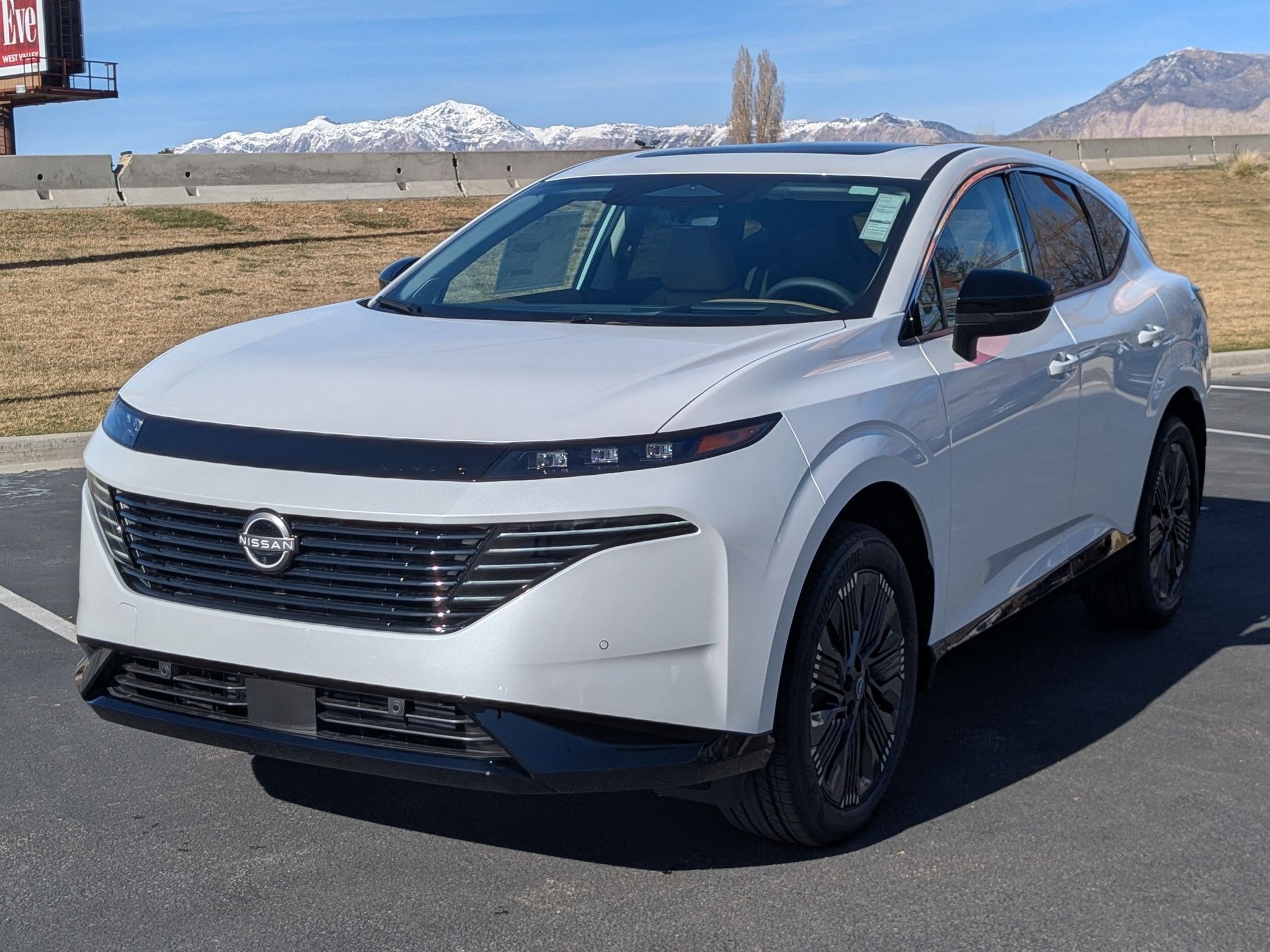 New 2026 Everest White Pearl Tricoat Nissan Platinum image 8