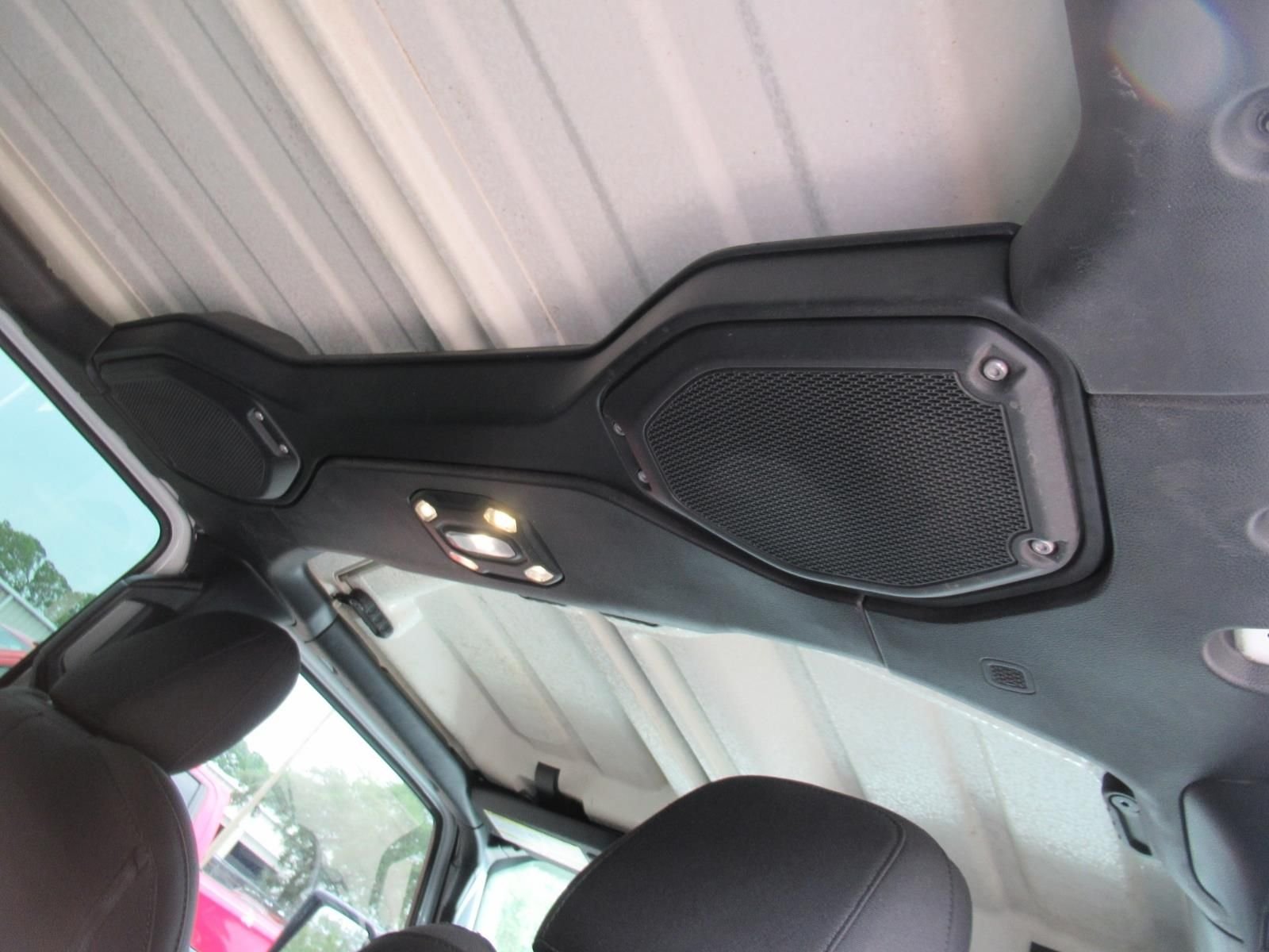 Used 2020 White Jeep Sport image 16