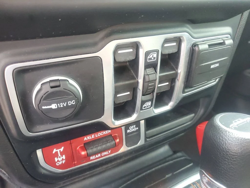 Used 2023 Green Jeep Mojave image 19