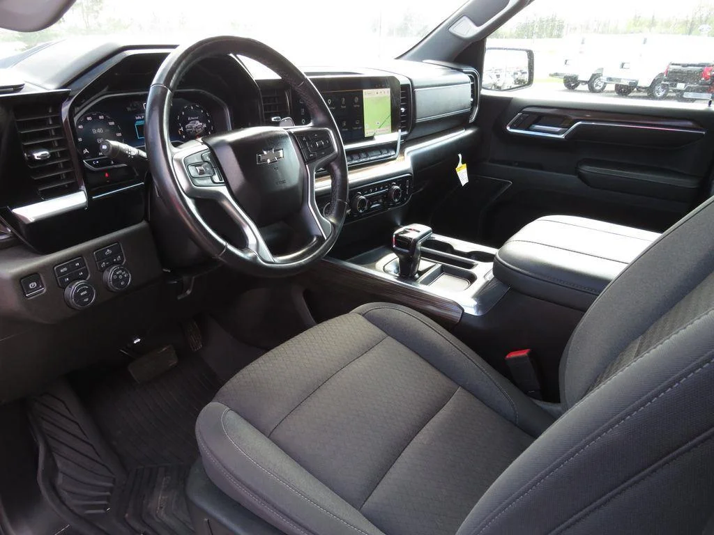 Used 2023 Ash Chevrolet RST image 18