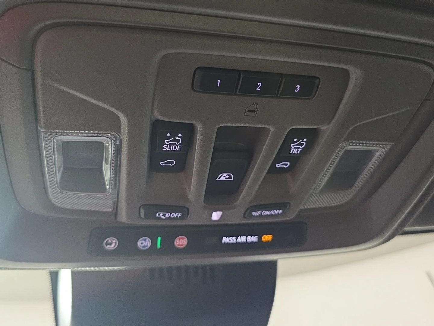 Used 2025 Onyx Black GMC Denali image 25