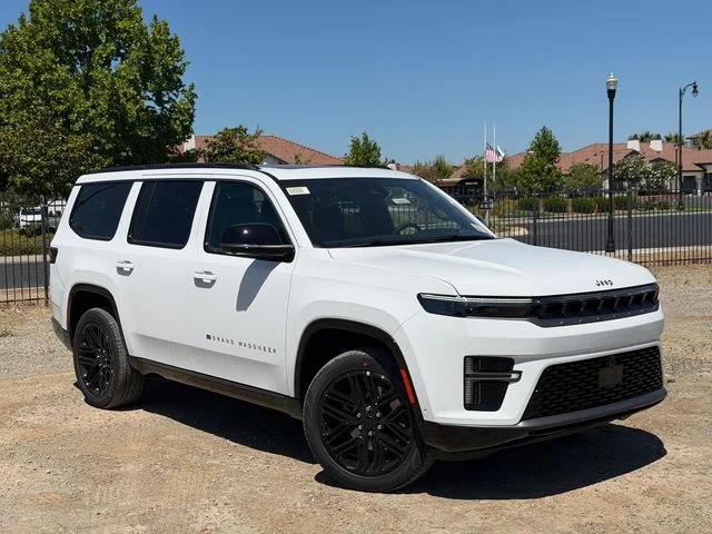 New 2026 Bright White Clear-Coat Exterior Paint Jeep Limited Reserve image 2