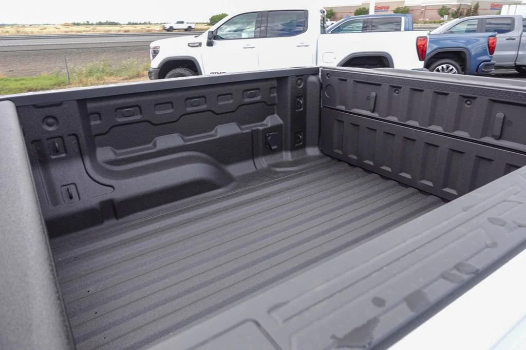 2025 Chevrolet Colorado LT - Photo 9