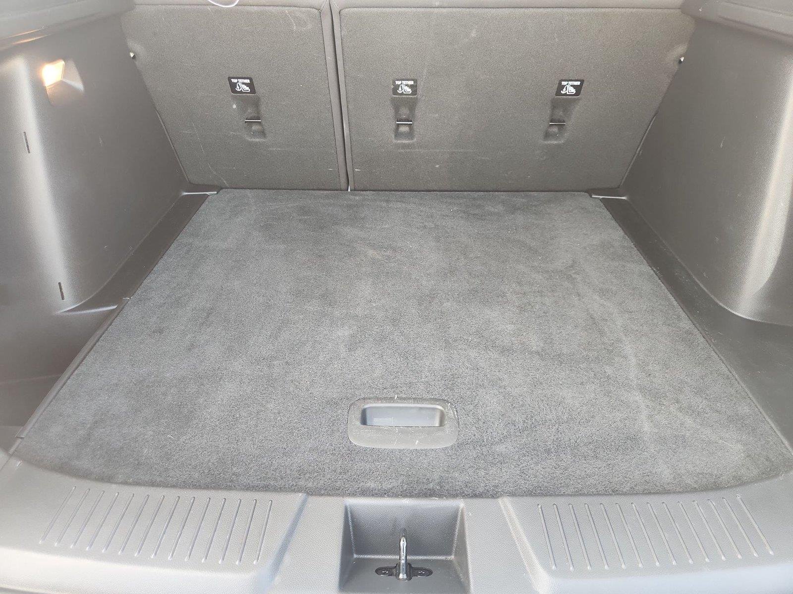 Used 2025 Summit White Chevrolet LS image 22