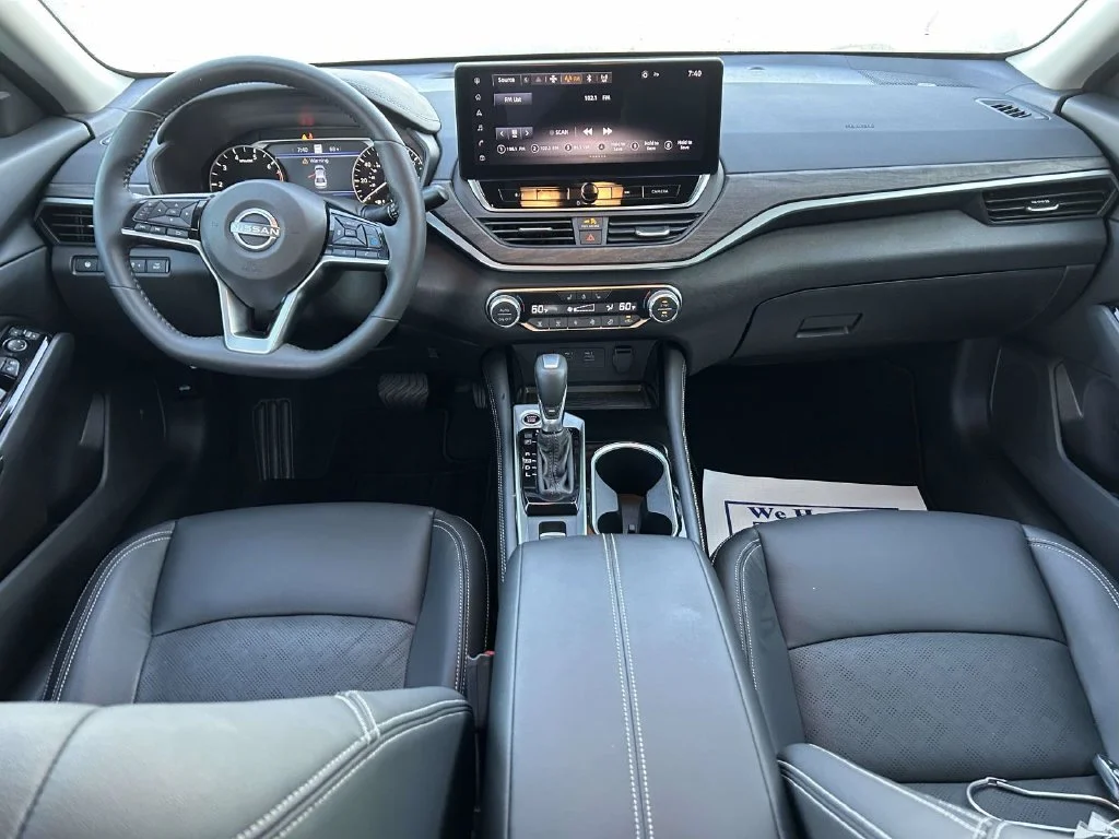 Used 2023 White Nissan 2.5 SL image 13