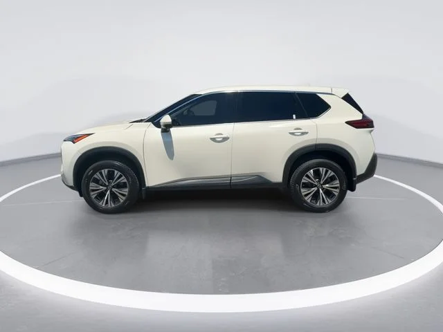 Used 2021 White Nissan SV image 5