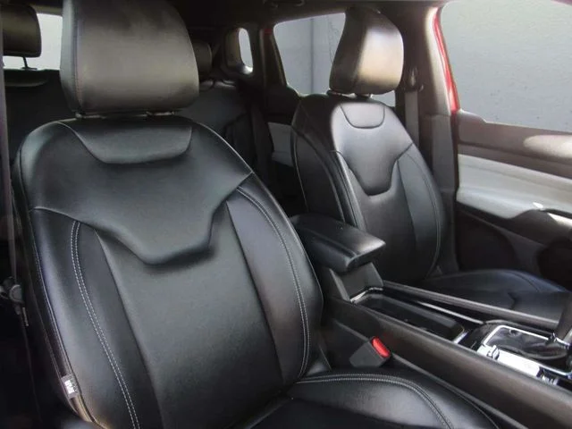 Used 2025 Red Jeep Limited image 10