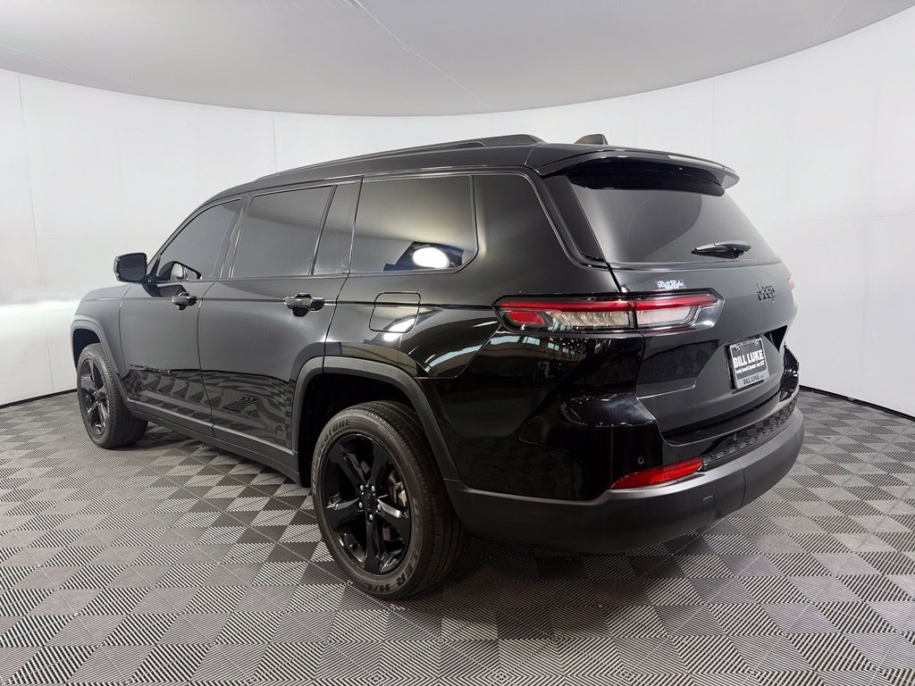 Used 2023 Black Jeep Altitude image 9
