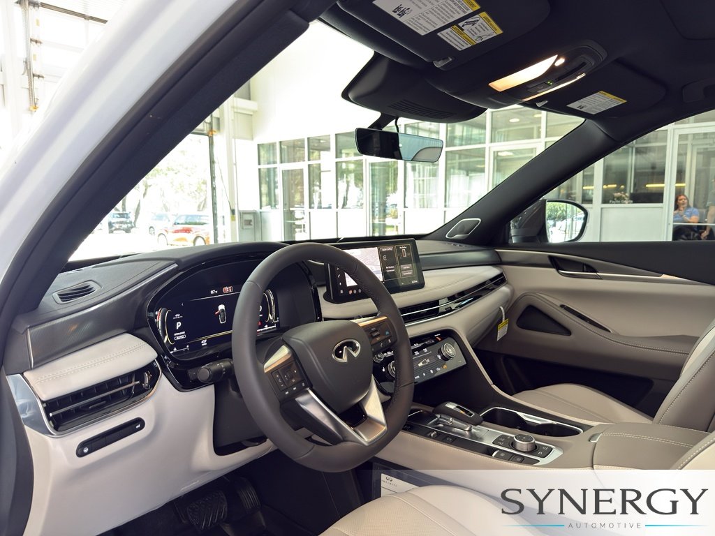 New 2027 RADIANT WHITE INFINITI Luxe AWD image 25