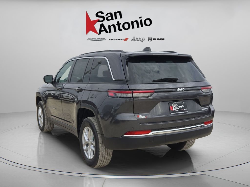 New 2025 Baltic Gray Metallic Clear-Coat Exterior Paint Jeep Laredo X image 11