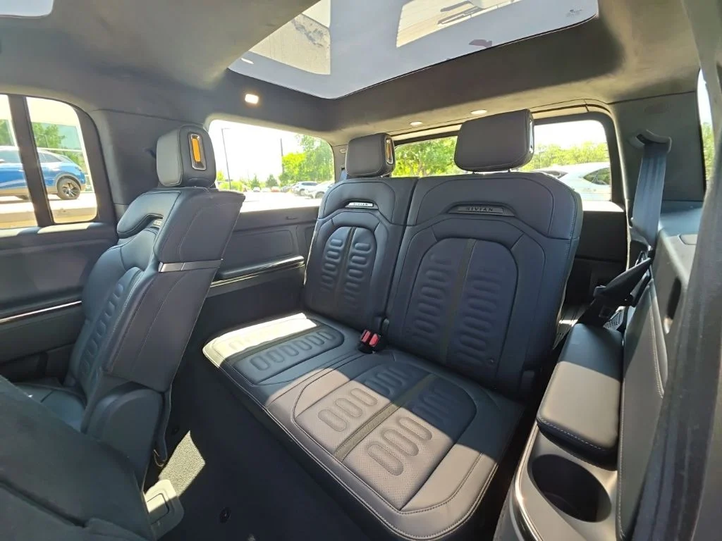 Used 2022  Rivian Launch Edition image 21