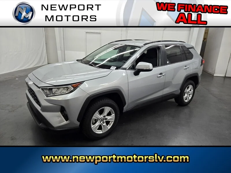 2021 Toyota RAV4 XLE FWD's photo