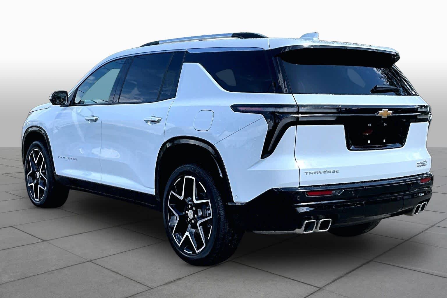 Used 2026 Polar White Tricoat Chevrolet FWD High Country image 12
