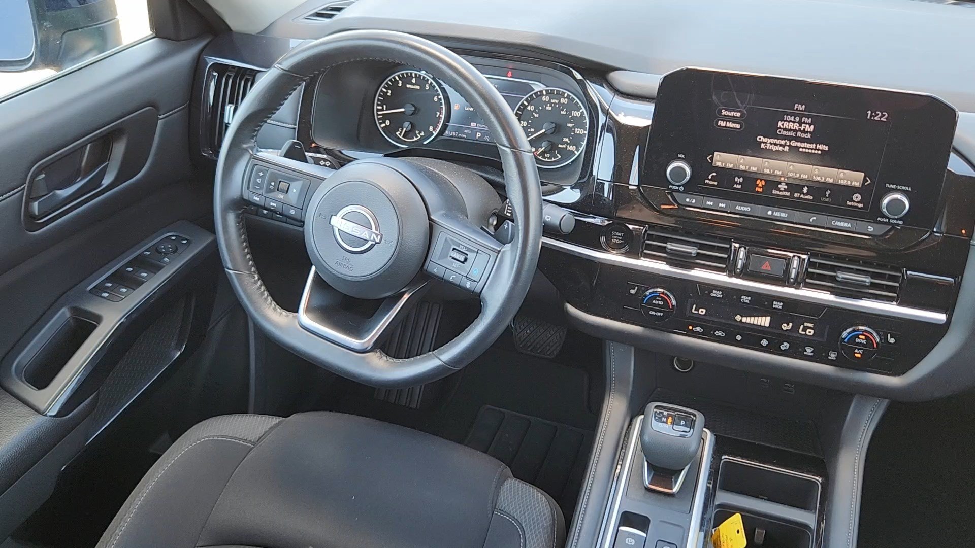 Used 2025 Deep Ocean Blue Pearl Nissan SV image 5